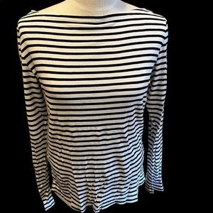 Gap long sleeve t-shirt
